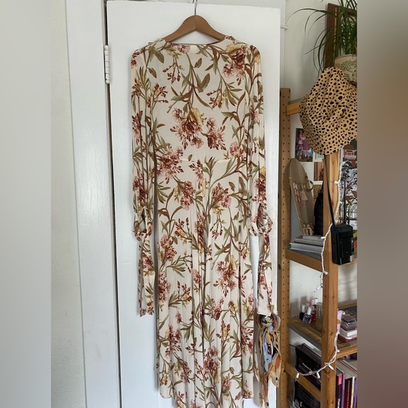 Floral H&M Maxi Dress - Picture 2 of 5